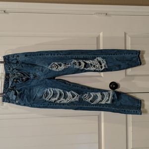 Riot high-rise mom jeans size 6